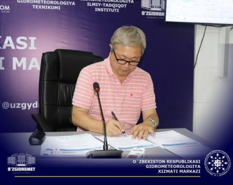 Тренинг по получению и использованию продукции метеорологического локатора, установленного в Коганском районе Бухарской области
